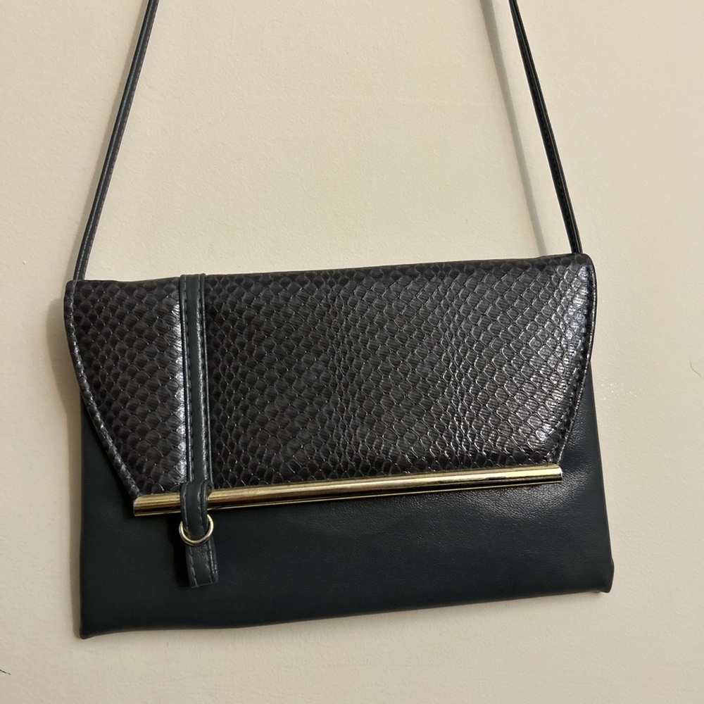 Vintage grey snakeskin clutch